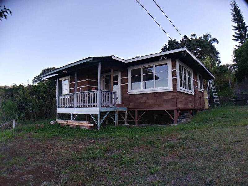 brown shingles on cottage