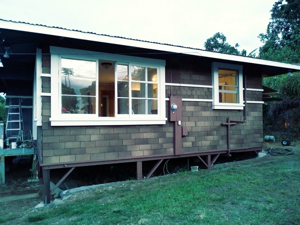 brown shingles on cottage