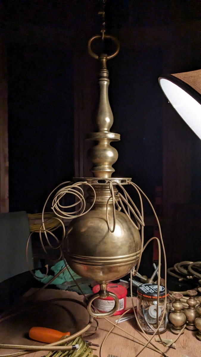 chandelier body wired